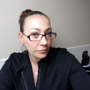 Meet your Posher, April